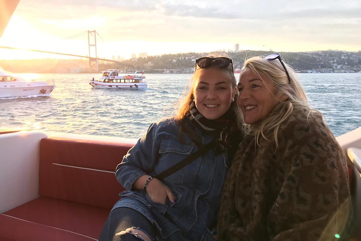 Luxury yacht cruise on Istanbul's Bosphorus at sunset, offering city views and refreshments, photo 21 | wizardtrip