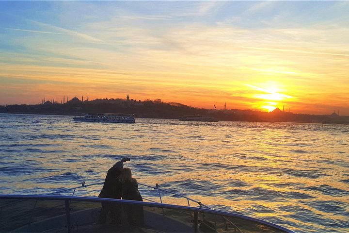 Luxury yacht cruise on Istanbul's Bosphorus at sunset, offering city views and refreshments, photo 25 | wizardtrip