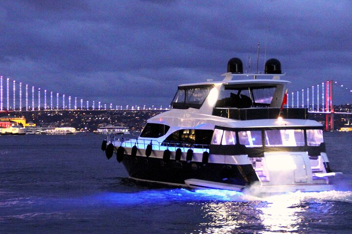 Luxury yacht cruise on Istanbul's Bosphorus at sunset, offering city views and refreshments, photo 26 | wizardtrip