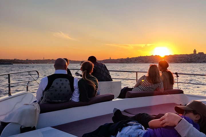Luxury yacht cruise on Istanbul's Bosphorus at sunset, offering city views and refreshments, photo 29 | wizardtrip