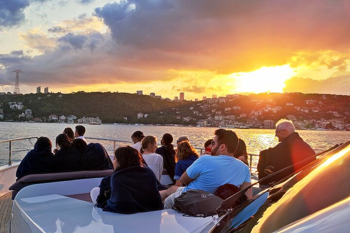 Luxury yacht cruise on Istanbul's Bosphorus at sunset, offering city views and refreshments, photo 31 | wizardtrip