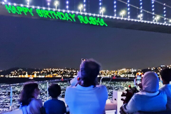 Luxury yacht cruise on Istanbul's Bosphorus at sunset, offering city views and refreshments, photo 33 | wizardtrip