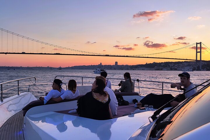 Luxury yacht cruise on Istanbul's Bosphorus at sunset, offering city views and refreshments, photo 35 | wizardtrip