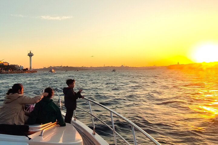 Luxury yacht cruise on Istanbul's Bosphorus at sunset, offering city views and refreshments, photo 36 | wizardtrip
