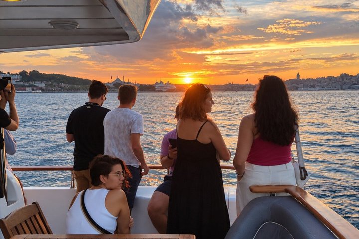 Luxury yacht cruise on Istanbul's Bosphorus at sunset, offering city views and refreshments, photo 48 | wizardtrip