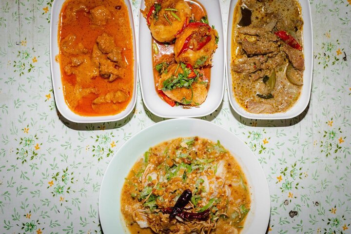 Un voyage culinaire à travers la vieille ville de Bangkok, avec diverses dégustations de street food et des transports locaux, photo 9 | wizardtrip