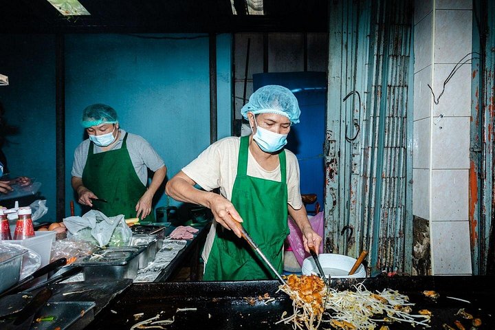 Un voyage culinaire à travers la vieille ville de Bangkok, avec diverses dégustations de street food et des transports locaux, photo 11 | wizardtrip