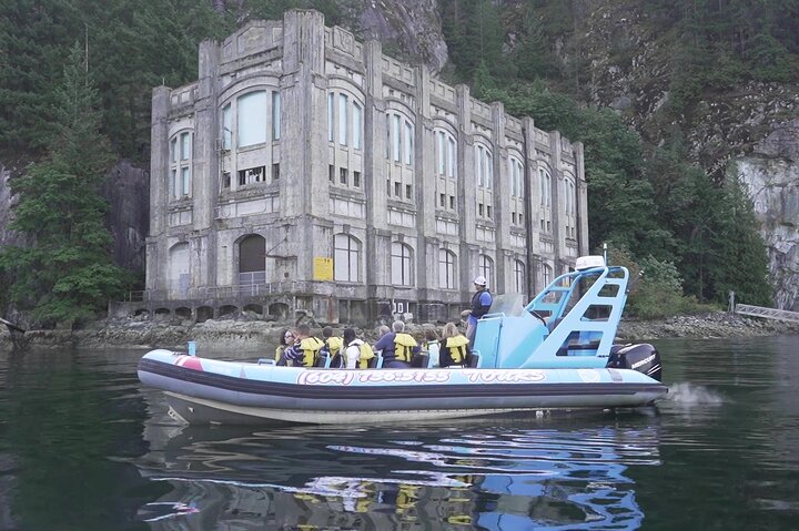 Oplev Vancouvers fantastiske kystlinje og fjorde på en spændende Zodiac-bådtur, og spot dyreliv og vartegn, foto 9 | wizardtrip