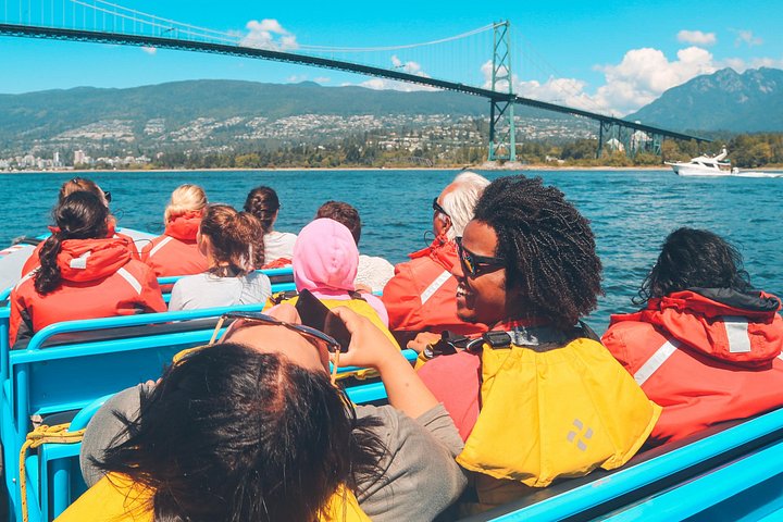 Oplev Vancouvers fantastiske kystlinje og fjorde på en spændende Zodiac-bådtur, og spot dyreliv og vartegn, foto 13 | wizardtrip