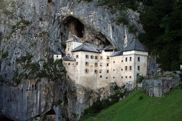 Smågruppetur til Slovenias høydepunkter: Bledsjøen, Postojna-grotten og Predjama slott fra Ljubljana, foto 6 | wizardtrip