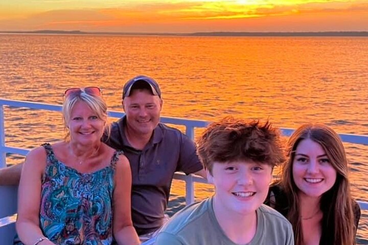 Crociera al tramonto con avvistamento delfini con partenza da Hilton Head Island, foto 7 | wizardtrip