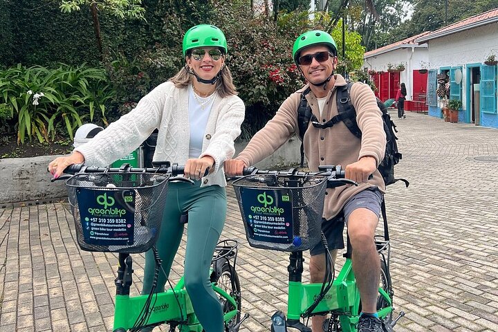 Passeio de bicicleta elétrica pelas ruas coloridas, parques e miradouros de Medellín, incluindo café e lanches, foto 8 | wizardtrip