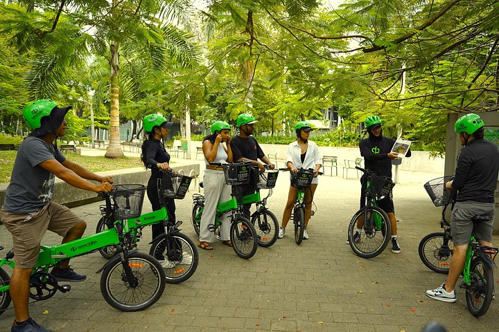 Passeio de bicicleta elétrica pelas ruas coloridas, parques e miradouros de Medellín, incluindo café e lanches, foto 14 | wizardtrip