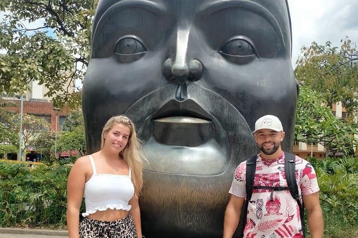 Passeio de bicicleta elétrica pelas ruas coloridas, parques e miradouros de Medellín, incluindo café e lanches, foto 28 | wizardtrip