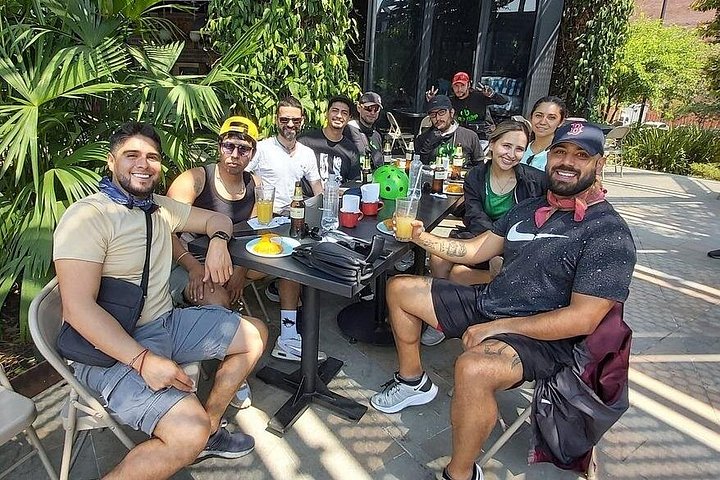Passeio de bicicleta elétrica pelas ruas coloridas, parques e miradouros de Medellín, incluindo café e lanches, foto 34 | wizardtrip