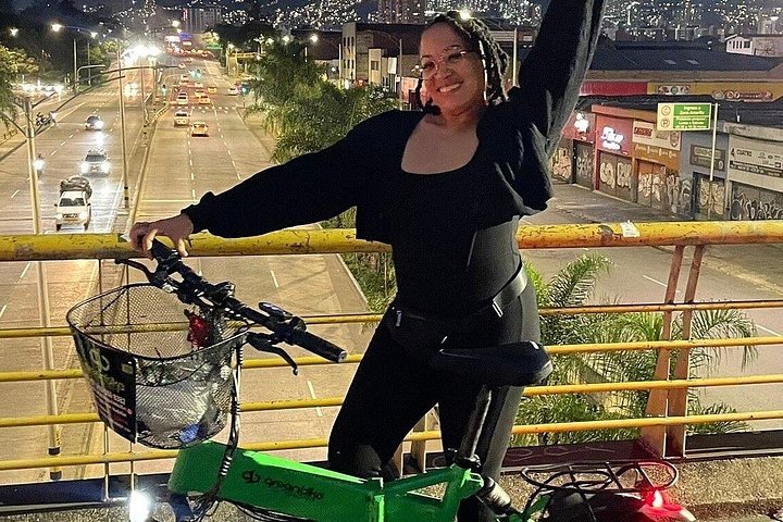 Passeio de bicicleta elétrica pelas ruas coloridas, parques e miradouros de Medellín, incluindo café e lanches, foto 39 | wizardtrip