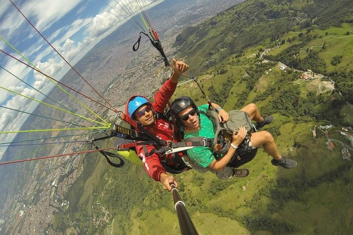 Parapente à Medellín avec transport et vidéos GoPro HD | wizardtrip