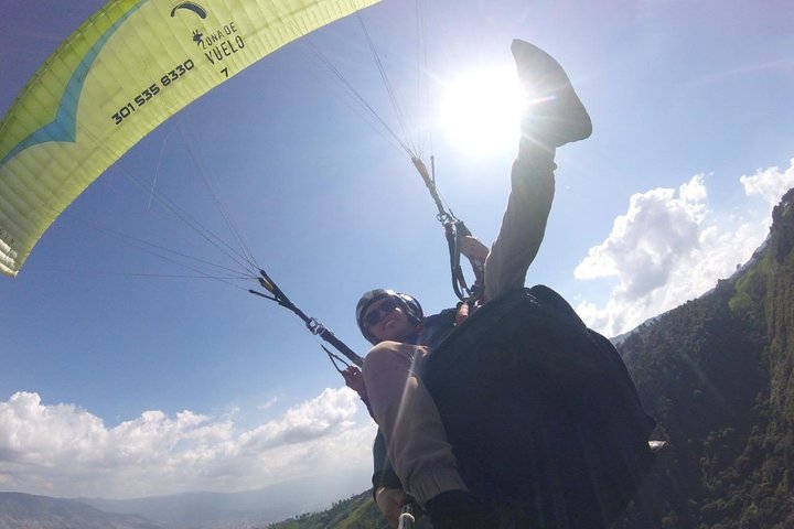 Oplev spændende paragliding over Medellín med fantastisk byudsigt og professionel video, foto 12 | wizardtrip