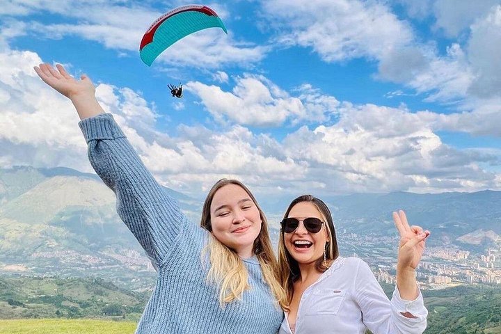 Oplev spændende paragliding over Medellín med fantastisk byudsigt og professionel video, foto 17 | wizardtrip