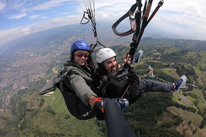 Oplev spændende paragliding over Medellín med fantastisk byudsigt og professionel video, foto 18 | wizardtrip