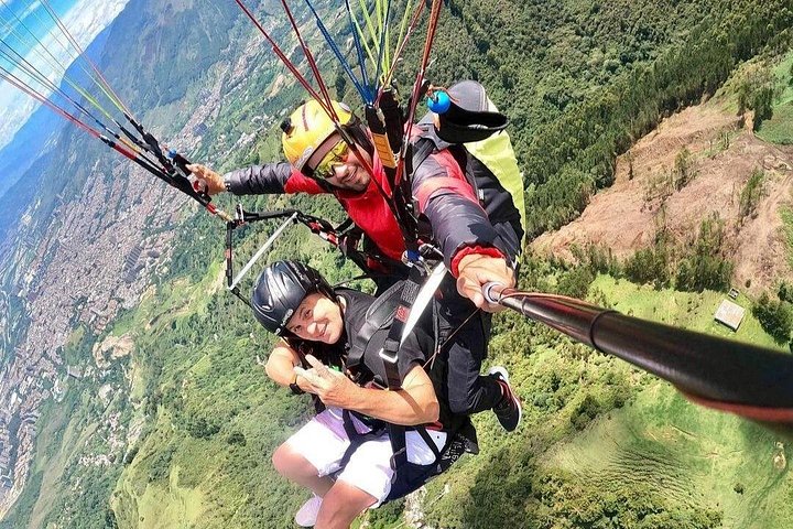 Oplev spændende paragliding over Medellín med fantastisk byudsigt og professionel video, foto 19 | wizardtrip