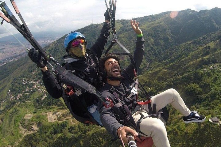 Oplev spændende paragliding over Medellín med fantastisk byudsigt og professionel video, foto 22 | wizardtrip