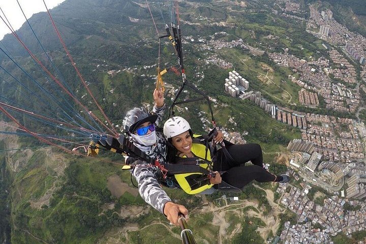 Oplev spændende paragliding over Medellín med fantastisk byudsigt og professionel video, foto 25 | wizardtrip