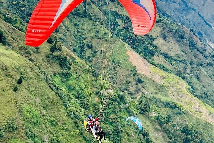 Oplev spændende paragliding over Medellín med fantastisk byudsigt og professionel video, foto 30 | wizardtrip