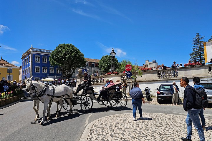 Day trip from Lisbon to Sintra and Cascais, featuring Pena Palace, Cabo da Roca, and coastal views, photo 17 | wizardtrip