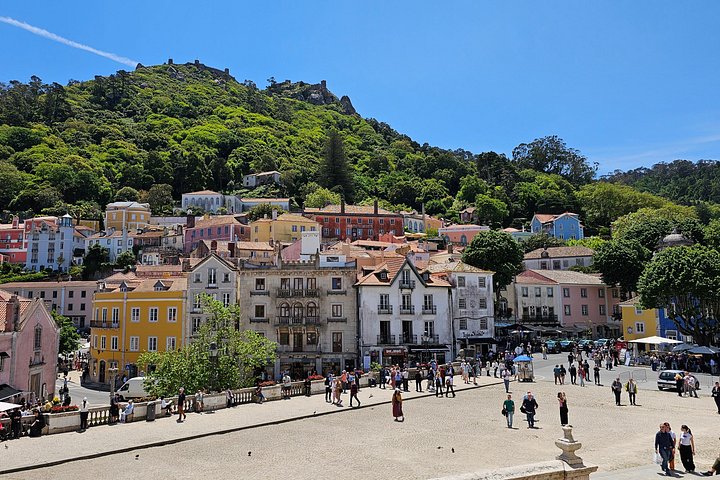 Day trip from Lisbon to Sintra and Cascais, featuring Pena Palace, Cabo da Roca, and coastal views, photo 18 | wizardtrip