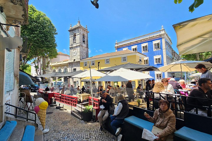Day trip from Lisbon to Sintra and Cascais, featuring Pena Palace, Cabo da Roca, and coastal views, photo 23 | wizardtrip