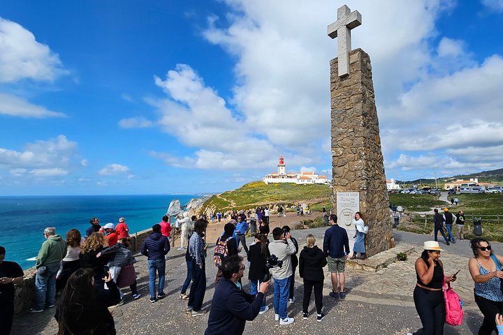 Day trip from Lisbon to Sintra and Cascais, featuring Pena Palace, Cabo da Roca, and coastal views, photo 27 | wizardtrip