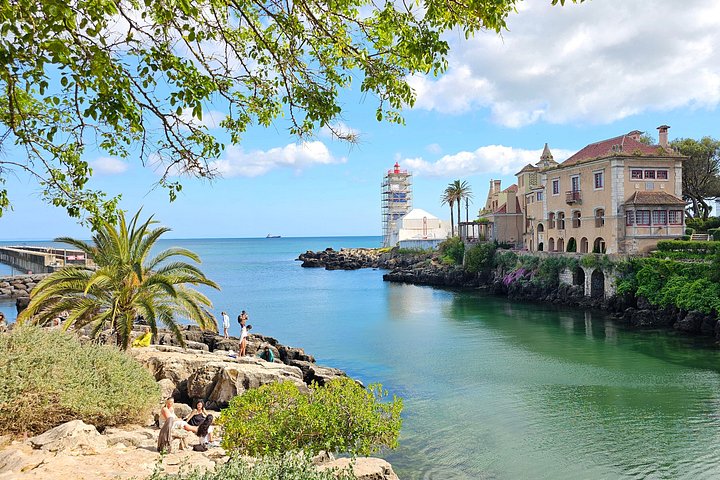 Day trip from Lisbon to Sintra and Cascais, featuring Pena Palace, Cabo da Roca, and coastal views, photo 28 | wizardtrip