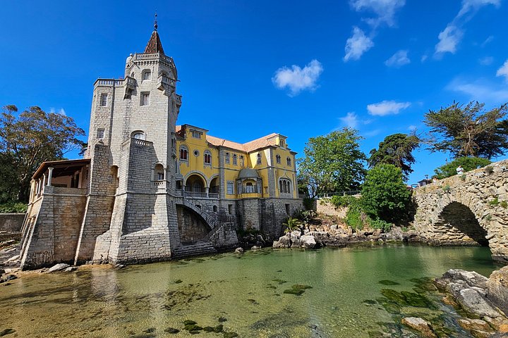 Day trip from Lisbon to Sintra and Cascais, featuring Pena Palace, Cabo da Roca, and coastal views, photo 29 | wizardtrip