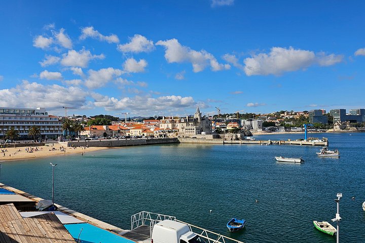 Day trip from Lisbon to Sintra and Cascais, featuring Pena Palace, Cabo da Roca, and coastal views, photo 31 | wizardtrip