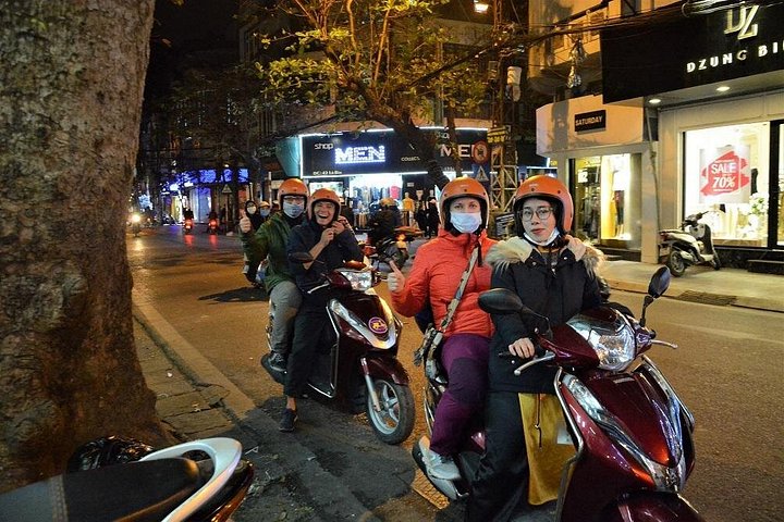 Nächtliche Motorrad-Food-Tour in Hanoi, Vietnam, mit lokaler Küche und Sehenswürdigkeiten, Foto 12 | wizardtrip