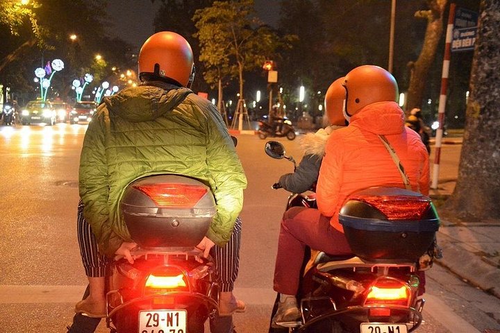 Nächtliche Motorrad-Food-Tour in Hanoi, Vietnam, mit lokaler Küche und Sehenswürdigkeiten, Foto 14 | wizardtrip