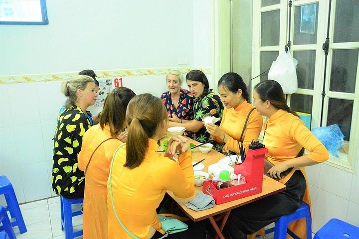 Nächtliche Motorrad-Food-Tour in Hanoi, Vietnam, mit lokaler Küche und Sehenswürdigkeiten, Foto 27 | wizardtrip