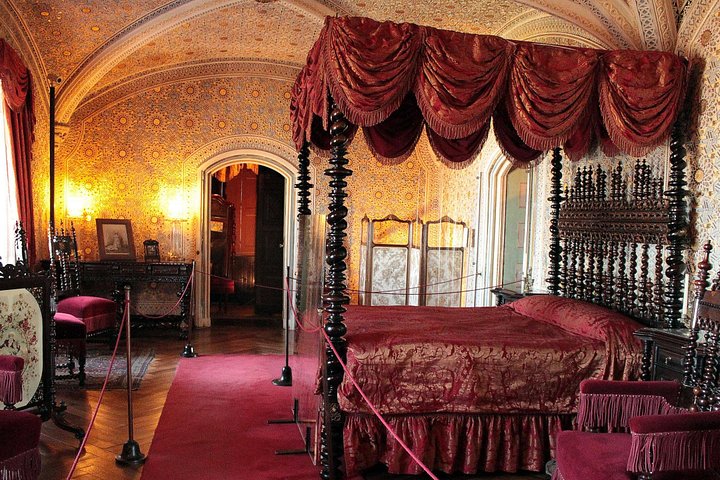 Guided tour of Sintra's palaces and Cascais from Lisbon, Portugal, photo 7 | wizardtrip