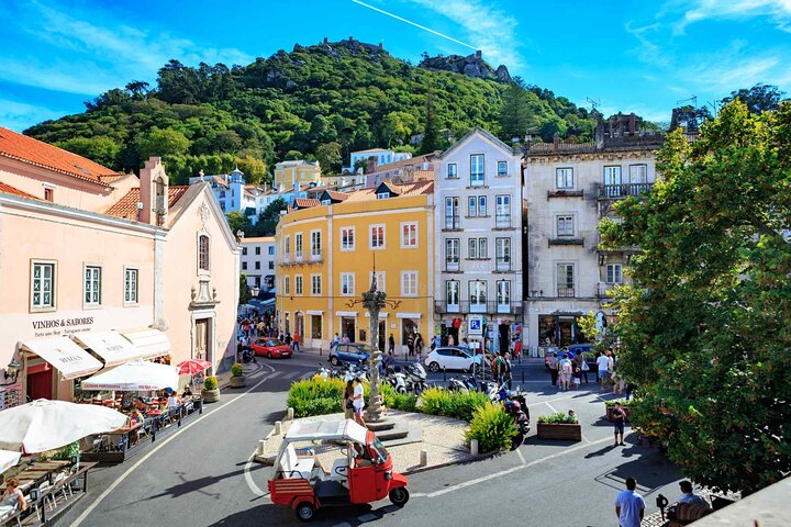 Guided tour of Sintra's palaces and Cascais from Lisbon, Portugal, photo 9 | wizardtrip