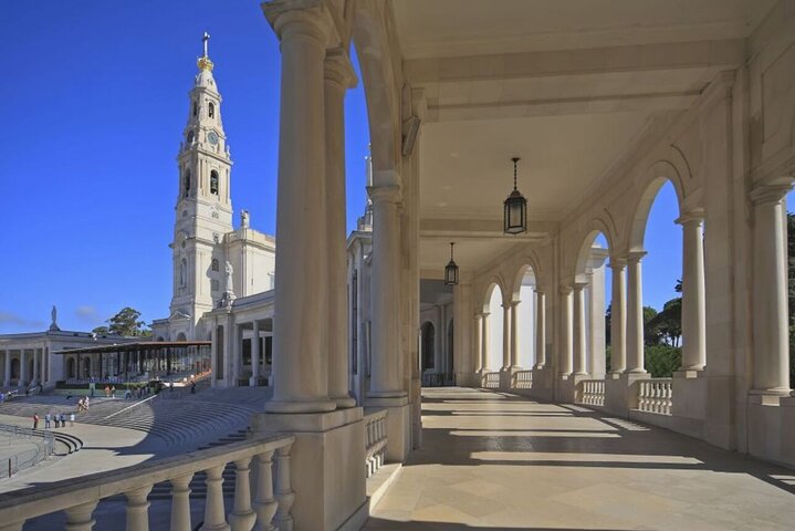 Tour guiado desde Lisboa visitando Fátima, Nazaré, Monasterio de Batalha y pueblo medieval de Óbidos, foto 11 | wizardtrip