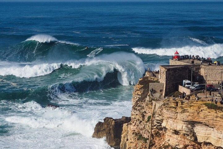 Tour guiado desde Lisboa visitando Fátima, Nazaré, Monasterio de Batalha y pueblo medieval de Óbidos, foto 13 | wizardtrip