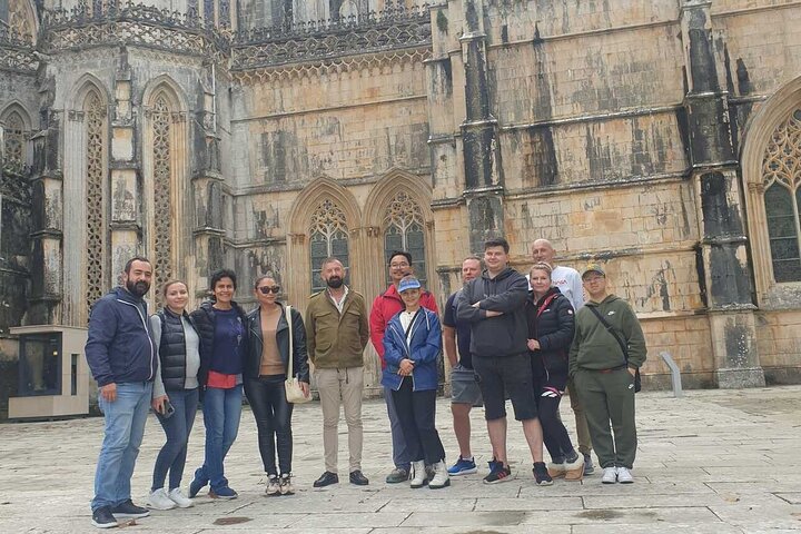 Tour guiado desde Lisboa visitando Fátima, Nazaré, Monasterio de Batalha y pueblo medieval de Óbidos, foto 18 | wizardtrip