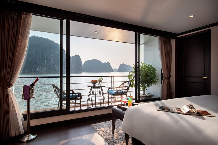 Mon Chéri Cruise 5-Star: Unique 2-Day Tuan Chau - Halong Bay - Lan Ha Bay | wizardtrip