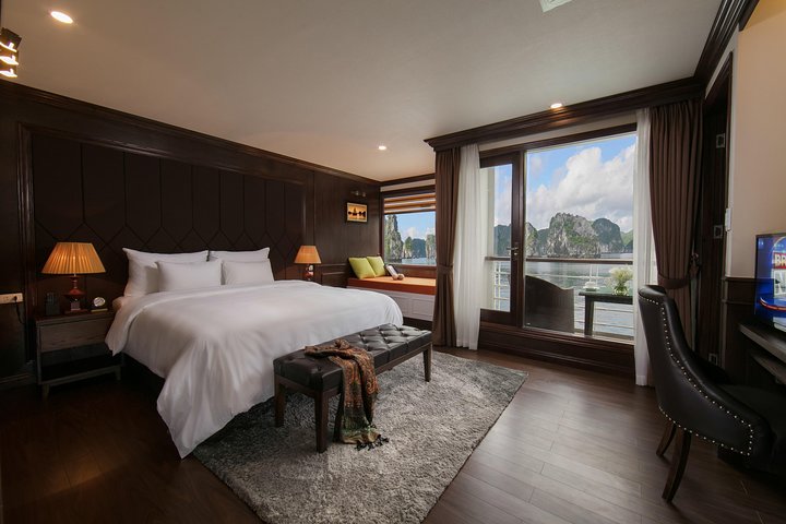 Luksuriøst 5-stjerners cruise som navigerer gjennom det fantastiske karstlandskapet i Halong Bay og Lan Ha Bay, Vietnam, foto 6 | wizardtrip