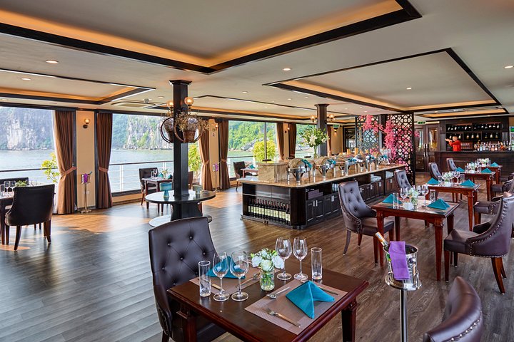 Luksuriøst 5-stjerners cruise som navigerer gjennom det fantastiske karstlandskapet i Halong Bay og Lan Ha Bay, Vietnam, foto 11 | wizardtrip