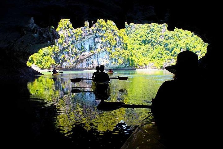 Luksuriøst 5-stjerners cruise som navigerer gjennom det fantastiske karstlandskapet i Halong Bay og Lan Ha Bay, Vietnam, foto 16 | wizardtrip