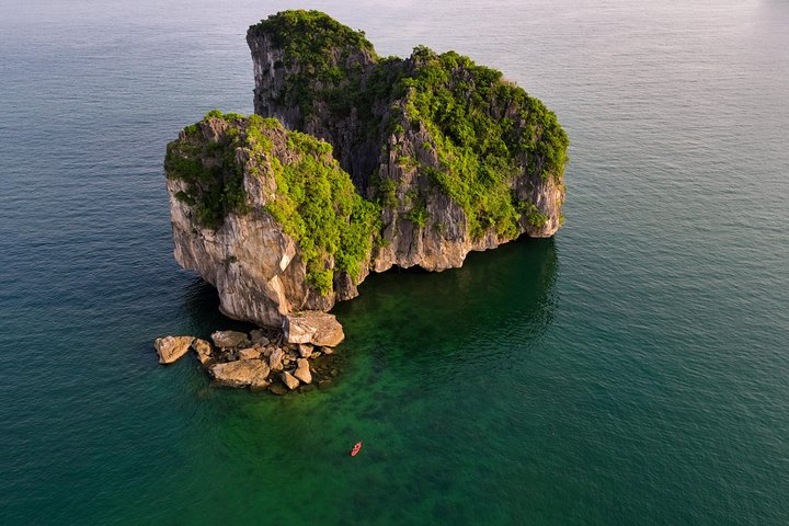 Crociera di lusso a 5 stelle che esplora la splendida bellezza naturale della baia di Halong e della baia di Lan Ha in Vietnam, foto 10 | wizardtrip