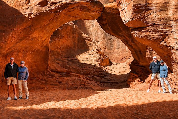 Guided tour of Arches National Park from Moab in a Panoramic Van, showcasing unique rock formations, photo 9 | wizardtrip