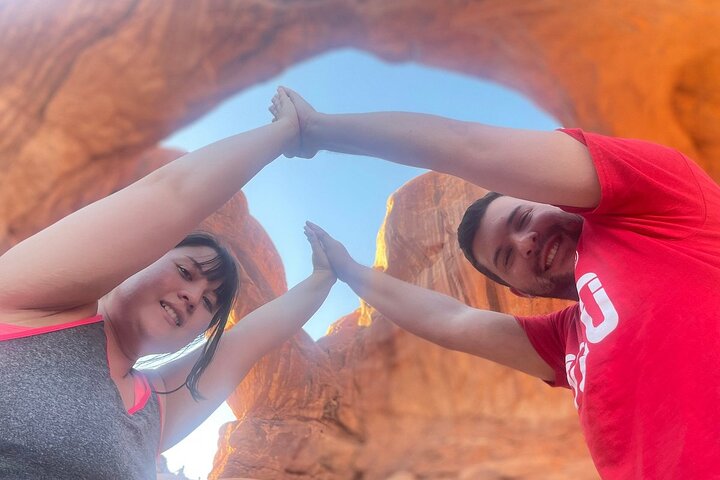 Guided tour of Arches National Park from Moab in a Panoramic Van, showcasing unique rock formations, photo 17 | wizardtrip